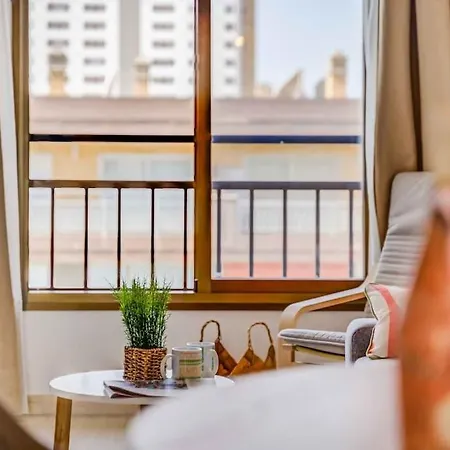 118 - Modern Beachfront Apartment *
