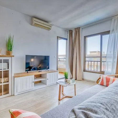 118 - Modern Beachfront Apartment *