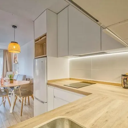 Apartment 118 - Modern Beachfront *
