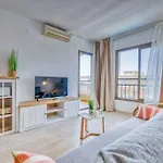 118 - Modern Beachfront Apartament *