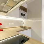 118 - Modern Beachfront Apartament