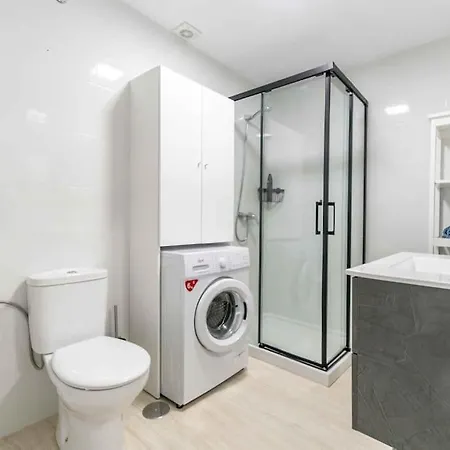 118 - Modern Beachfront Appartement
